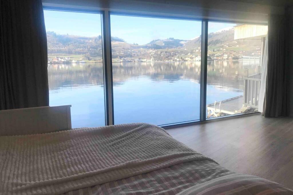 Panoramaresort In Hardangerfjorden Leilighet I Sjokanten Ved Hardangerfjorden For 7 Personer Boat , Sauna,Kajak, Sup For Rent 厄于斯特瑟 外观 照片